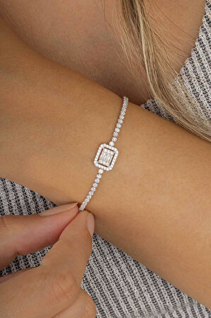 Gümüş Pazarım Orta Baget Taşlı Su Yolu Kadın Gümüş Bileklik