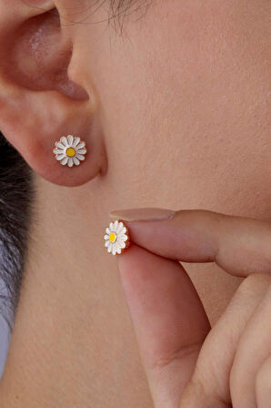 Gümüş Pazarım Mineli Papatya Motifli Gümüş Küpe