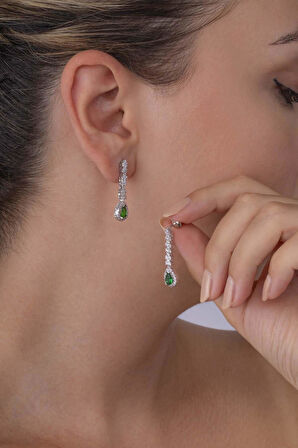 Gümüş Pazarım Zümrüt Taşlı Damla Motifli Rodyum Kaplama Gümüş Küpe