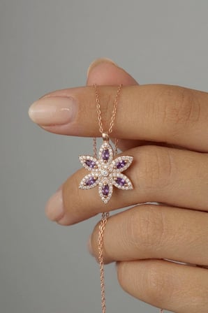 Gümüş Pazarım Ametist Taşlı Lotus Çiçeği Gümüş Kolye