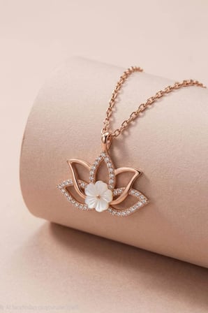 Gümüş Pazarım Lotus Çiçeği Kadın Gümüş Kolye