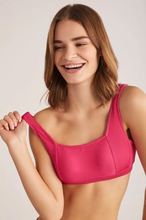 Dokulu Kumaşlı Hafif Toparlayıcılı Kellyas Büstiyer Bikini