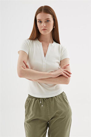 FASHION FRIENDS KADIN DÜĞME DETAYLI BLUZ 25Y0494K1