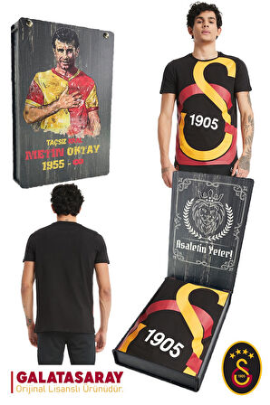 Galatasaray Orijinal Lisanslı Büyük Logolu T-Shirt Metin Oktay Baskılı Hediyelik Ahşap Kutulu