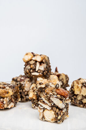 Geleneksel Konya Kenevir Helvası Özel Kutusunda Doğal Lezzet