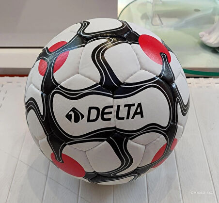 Delta Vega El Dikişli Futbol Topu, 5 Numara Beyaz-Siyah-Kırmızı