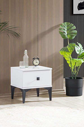 White Genç Odası - 3 Kapılı Dolap, Karyola, Komodin