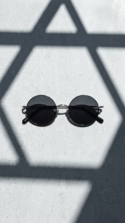 Sanches Ultra Hafif Titanyum Polarize Güneş Gözlüğü 50 mm Siyah Çerçeve Füme Cam