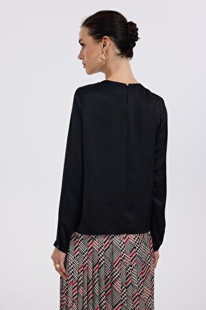 Ekol Kadın Zincir Aksesuarlı Önü Drapeli Bluz 2007 Siyah