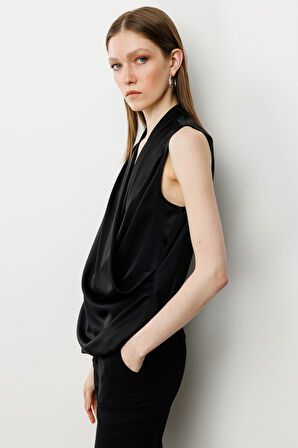 Ekol Kadın Kolsuz Saten Bluz 3012 Siyah