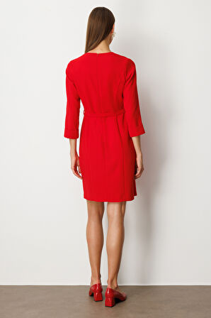 Ekol Kadın Yakası Broşlu Beli Kuşaklı Midi Elbise 4013 Kırmızı