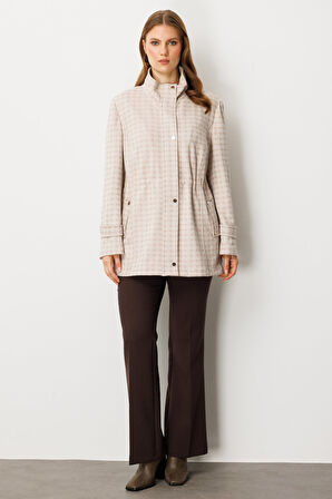 Ekol Kadın Büyük Beden Beli Lastikli Kazayağı Desenli Trenç 7541 Kum