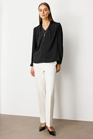 Ekol Kadın Kolye Aksesuarlı V Yaka Bluz 3013 Siyah