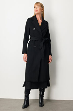 Ekol Beli Kuşaklı Kruvaze Yaka Kaban 