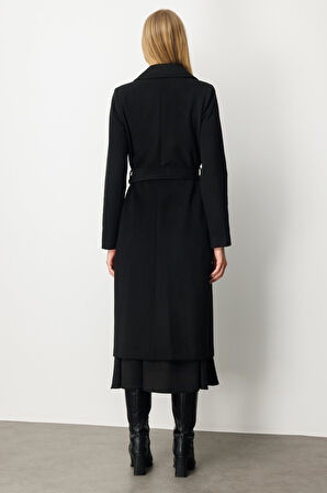 Ekol Beli Kuşaklı Kruvaze Yaka Kaban 