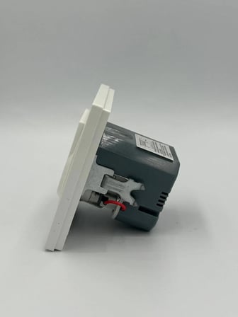 MUTLUSAN RİTA USB+TYPE-C Lİ TOPRAKLI PRİZ BEYAZ