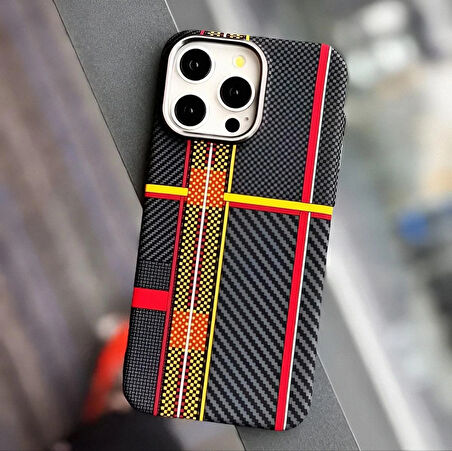 ŞOK FİYAT!! Iphone 16 Pro Uyumlu Karbon Fiber MagSafe Özellikli Kılıf