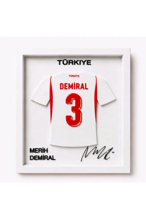 Arvina Atelier Türkiye Milli Takımı Merih Demiral 3D Forma Çerçevesi | Ahşap Çerçeve 25 x 25 cm