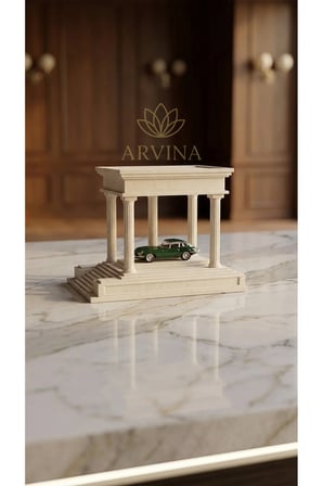 Arvina Atelier Premium LED’li Sütunlu Showroom | 3D Dekoratif Koleksiyon Standı | Işıklı Vitrin Tasarımı | 1:64 Ölçek (Araç Dahil Değil) | Granit
