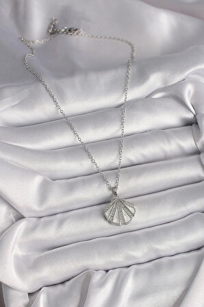 316L Çelik Gümüş Renk Zincir Zirkon Taşlı Beyaz Mineli Deniz Kabuğu Model Kadın Kolye