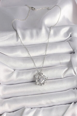 HediyeMarketim  Çelik Gümüş Renk Zincir Zirkon Taşlı Kalp Figür Gül Detay Kadın Kolye