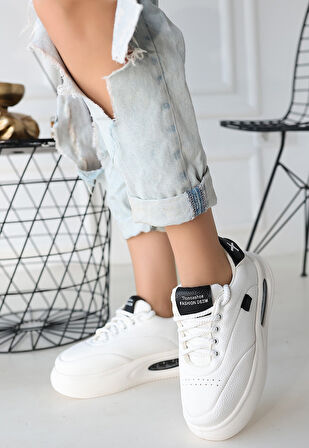 Chris Beyaz Cilt Siyah Detaylı Bağcıklı Spor Ayakkabı - Lisinya