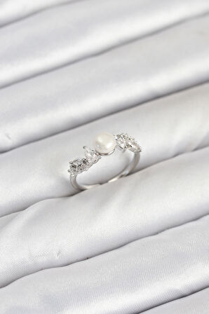 Pirinç Gümüş Renk Zirkon Taşlı İncili Model Kadın Yüzük - Lisinya