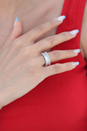 Zirkon Taşlı Gümüş Renk Baget Kadın Yüzük - Lisinya