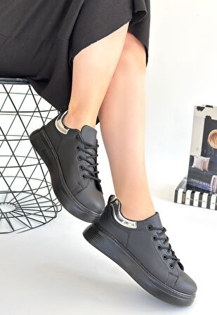 Sofio Siyah Cilt Bağcıklı Spor Ayakkabı - Lisinya