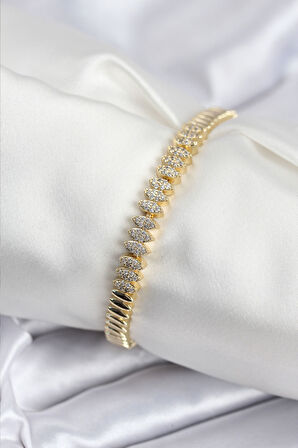 Pirinç VIP Seri Gold Renk Zirkon Taşlı Arpa Model Kadın Bileklik - Lisinya