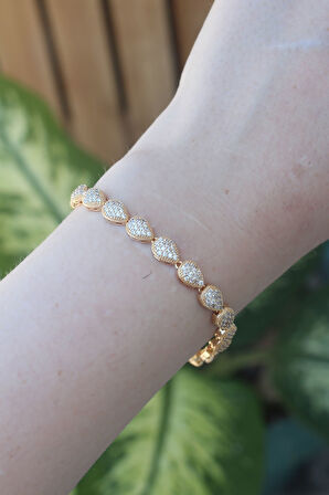 Vip Seri Pirinç Zirkon Taşlı Gold Renk Damla Model Bileklik - Lisinya