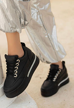 Lulu Siyah Cilt Bağcıklı Spor Ayakkabı - Lisinya