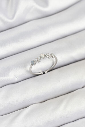 Pirinç Gümüş Renk Minimal Yonca Detaylı Kadın Yüzük - Lisinya