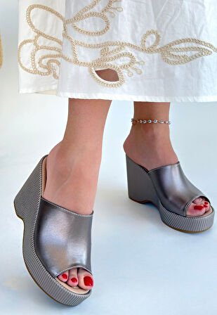 Tlay Platin Cilt Dolgu Topuk Terlik - Lisinya