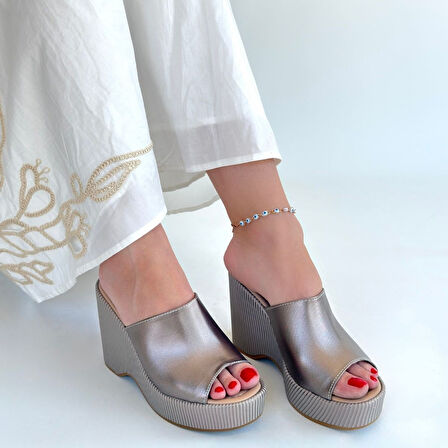 Tlay Platin Cilt Dolgu Topuk Terlik - Lisinya