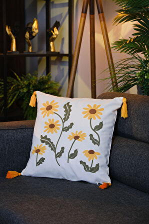 Püsküllü Punch Panç Nakışlı Kırlent Kılıfı 43x43cm