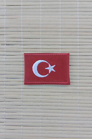 kirmizi kadife zemin ayyildiz nakis islemeli pec arma patch