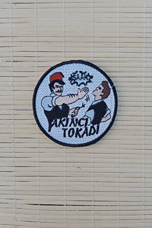 beyaz zemin nakis islemeli akinci tokadi arma pec patch