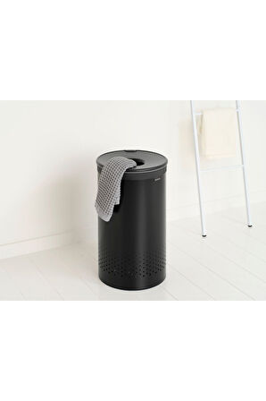 Brabantia Matt Black Plastik Kapaklı Çamaşır Sepeti 60lt