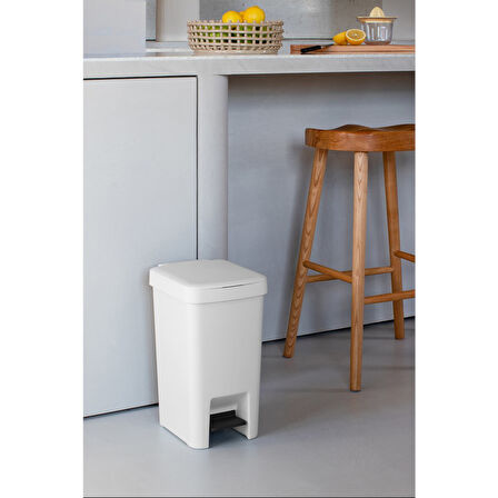 Brabantia Stepup Açık Gri Plastik Pedallı Çöp Kutusu 16 lt 