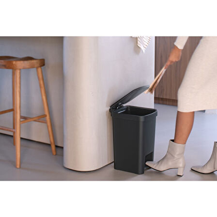 Brabantia Stepup Dark Grey Plastik Pedallı Çöp Kutusu 16 lt 