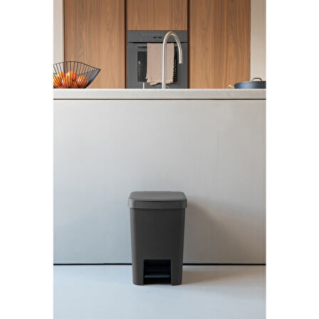 Brabantia Stepup Dark Grey Plastik Pedallı Çöp Kutusu 16 lt 