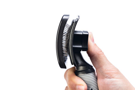 Beeztees Uzun Tüylü Köpek Tarağı, Bas-Çek Birikmiş Tüyleri Kolay Sıyırma, Siyah, 19x10,5x5cm