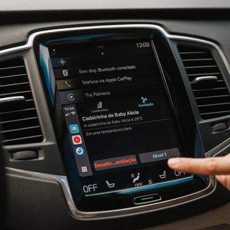 Maxi-Cosi Spinel Smart Android Auto/CarPlay Destekli 360 Dönebilen 0-36 Kg Akıllı Oto Koltuğu Black