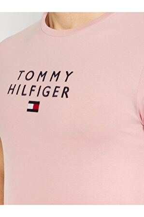 - Logolu erkek tişörtü