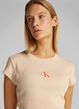Calvin Klein Jeans Bisiklet Yaka Düz Beyaz Kadın T-Shirt LV047AB802RM7