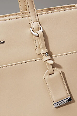 Kadın Ck Must Medium Shopper Omuz Çantası - Bej | undefined