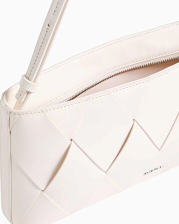 Calvin Klein Elongated Shoulder Bag Omuz Çantası