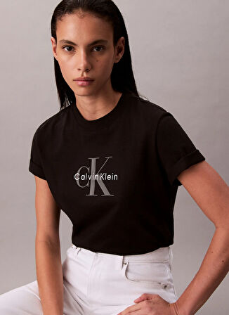 Calvin Klein Jeans Bisiklet Yaka Düz Siyah Kadın T-Shirt LV047B865GUB1