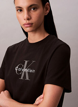 Calvin Klein Jeans Bisiklet Yaka Düz Siyah Kadın T-Shirt LV047B865GUB1
